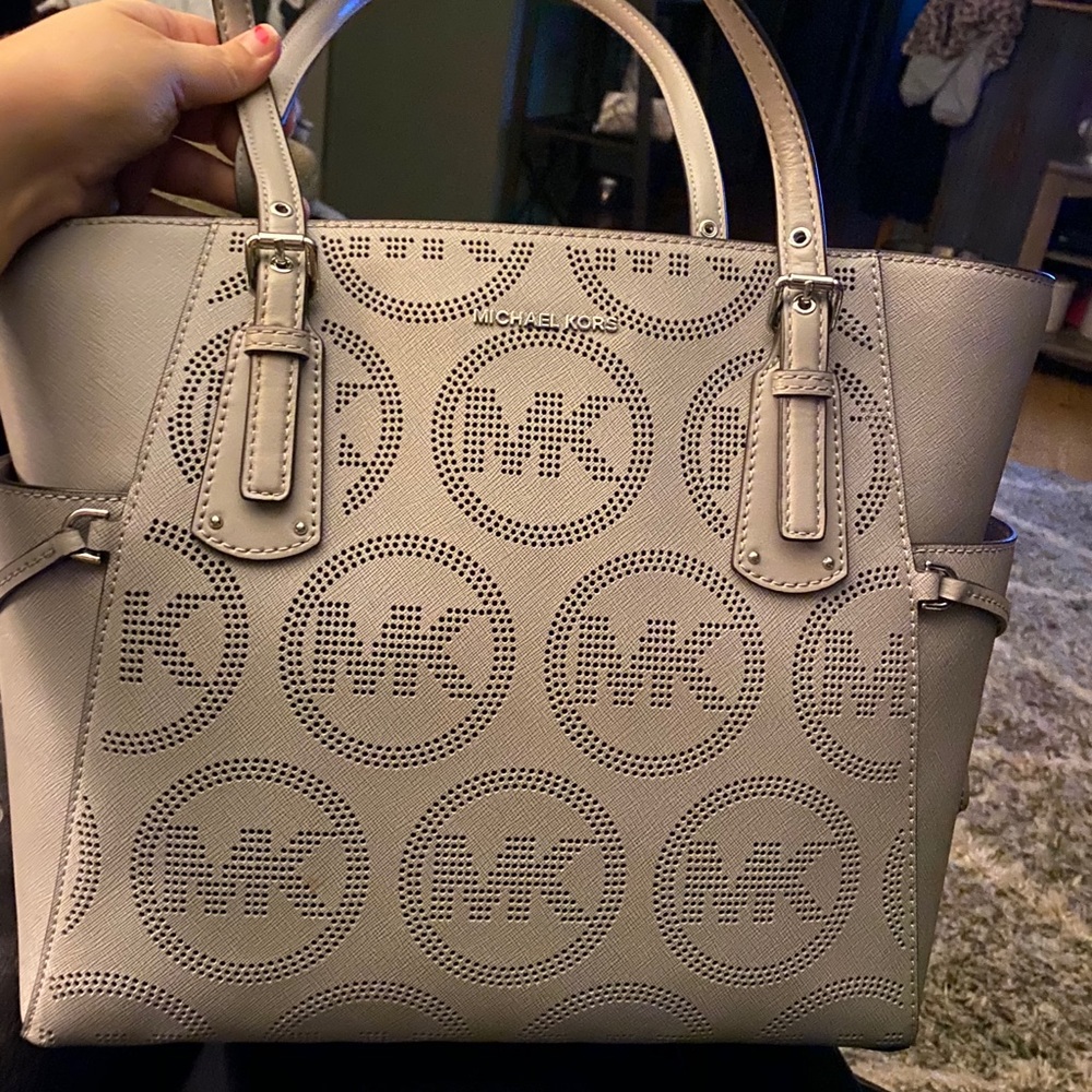 Authentic Michael Kors Handbag (Gray)